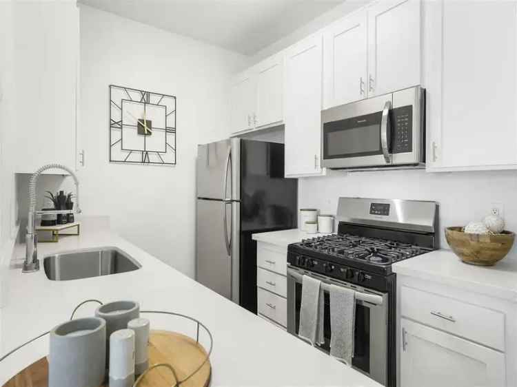 Rent Apartments with Custom Touches in Paramount CA