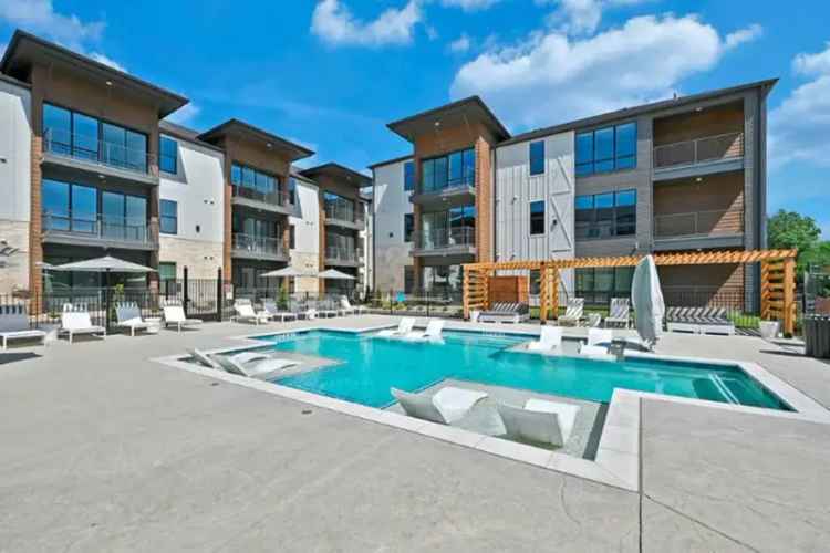 Rent Apartments with Modern Amenities in Cypress Lofts