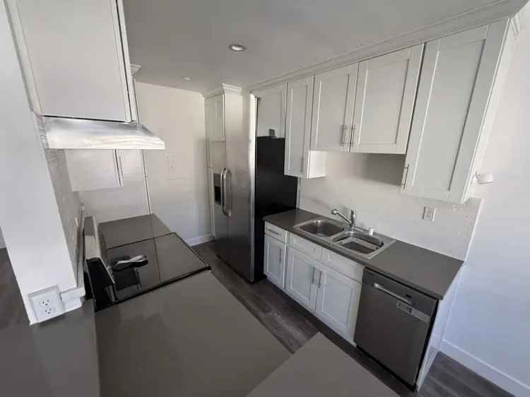 Rent Apartment Unit in Encino with Modern Features and Pool View