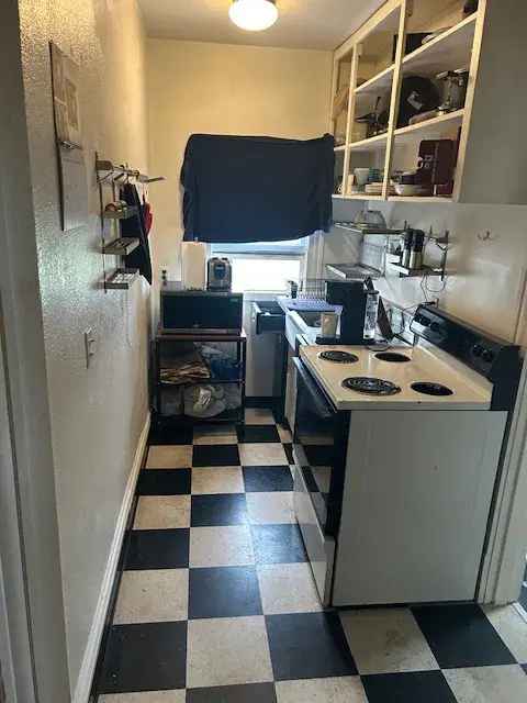 Rent One Bedroom Apartment in Stadium District with Utilities Included