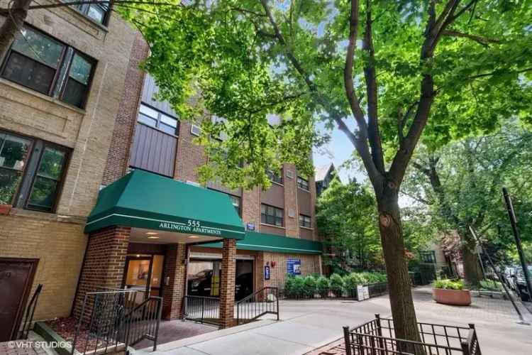 Rent Apartments in Lincoln Park with Modern Features and Great Amenities