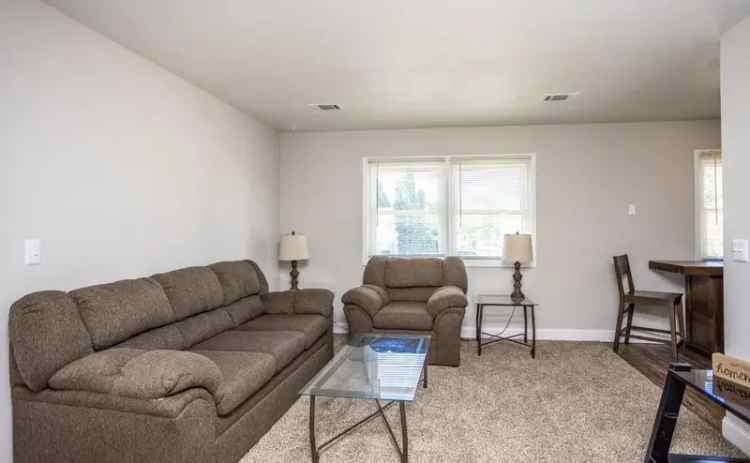 Rent Apartments in Maplewood with Open Floor Plans and Closet Space