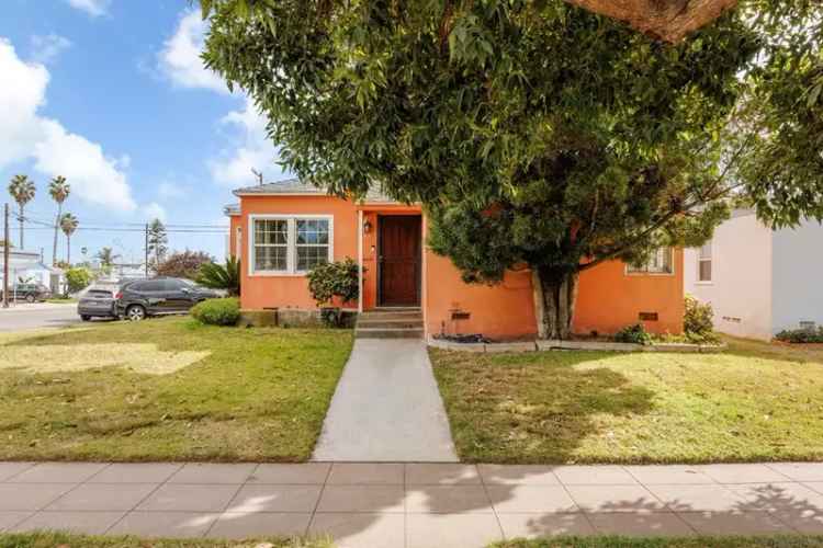 Buy Beach Cottage in Pacific Beach with Garden and Parking