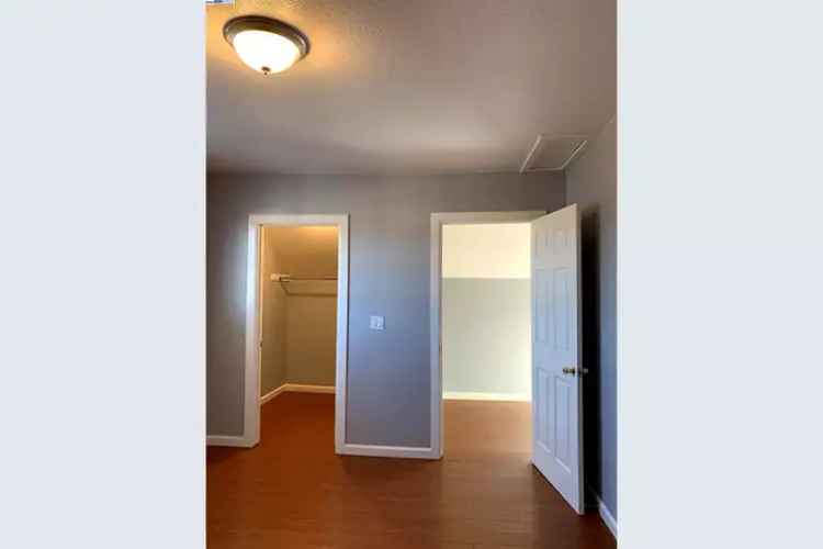 House For Sale in 9526, Walnut Street, Oakland, California