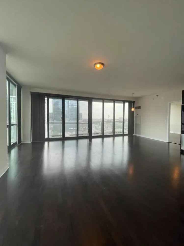 Rent Corner Two Bedroom Apartment in Fulton Market with Stunning Views