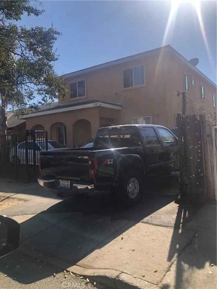 House For Sale in 710, East 2nd Street, Santa Ana, California