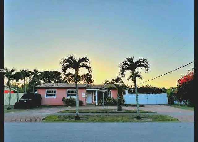 House For Sale in 1210, Southwest 91st Avenue, Florida