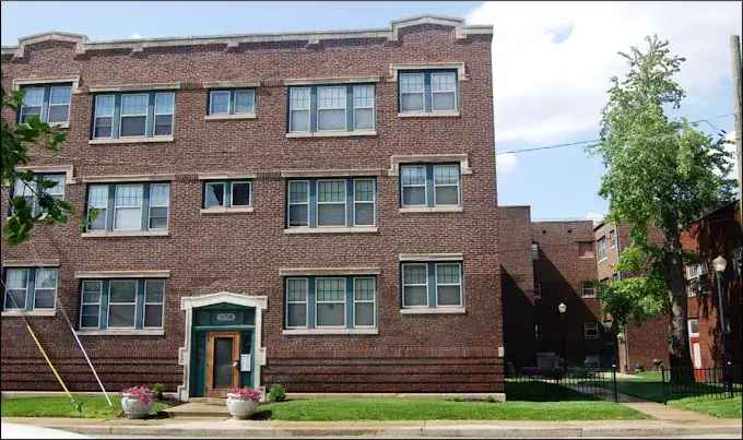 Rent Apartments in Chatham Arch with Central Air and Gated Parking