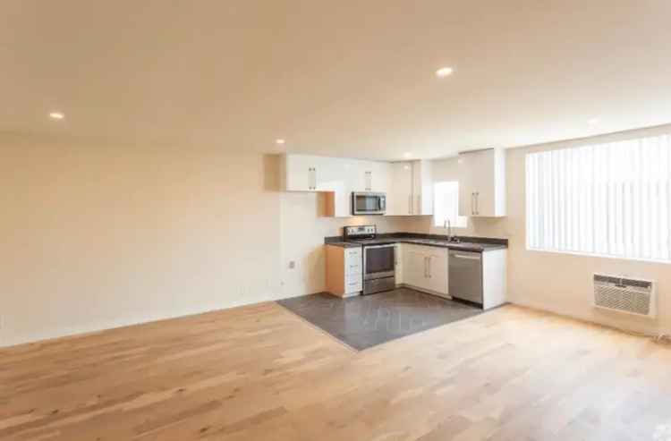 Apartment Rent in Koreatown with Pool and Modern Amenities