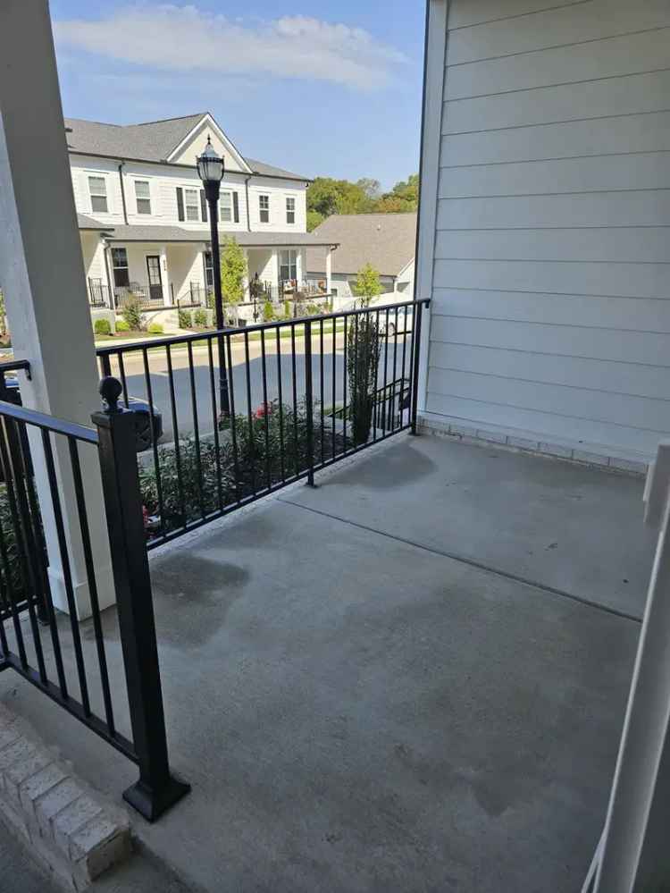 Rent Charming Townhouse in Southpoint Community with Balcony and Flex Room