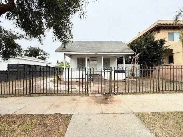 House For Sale in 2355, Cerritos Avenue, Signal Hill, California