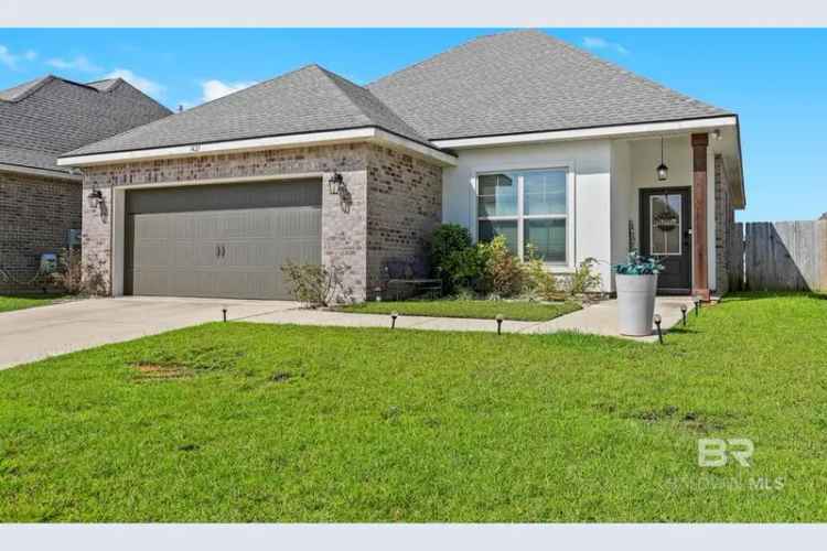 Buy ranch home in River Oaks with luxury finishes and chef's kitchen