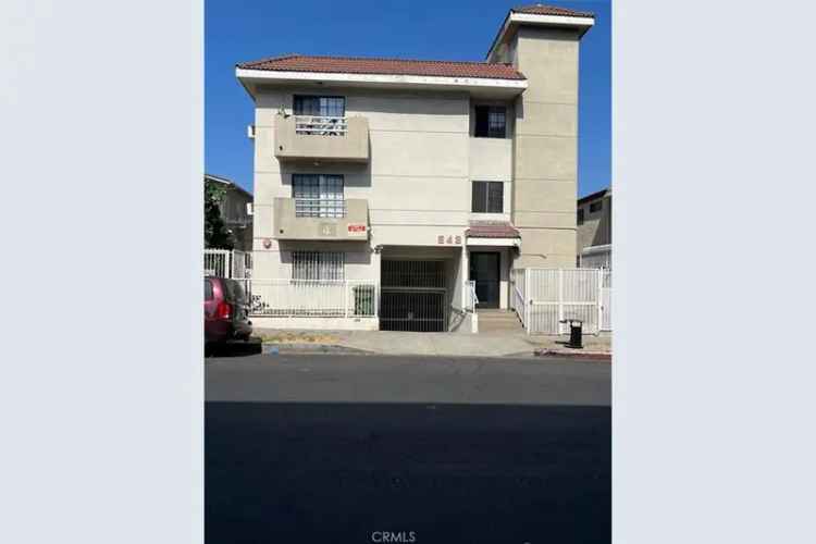 Rent newer building with rental potential near Wilshire