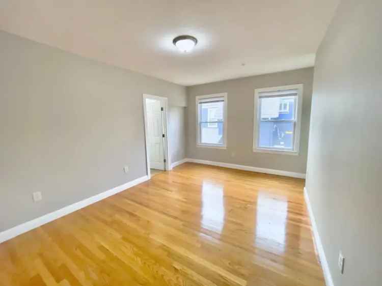 Rent Spacious Apartment Unit in Dorchester with 3 Bedrooms and Patio