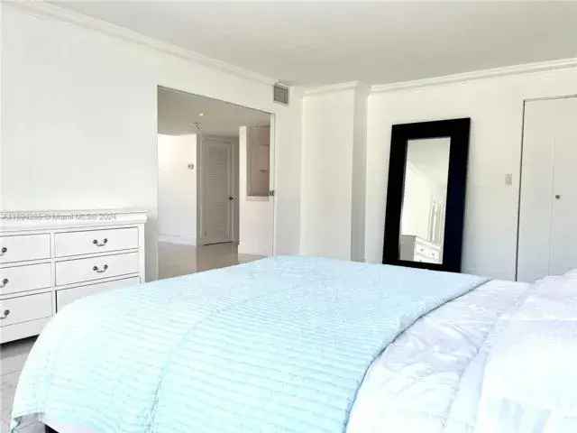 Rent Apartment Unit Beachside Living in Miami Beach with Balcony Features