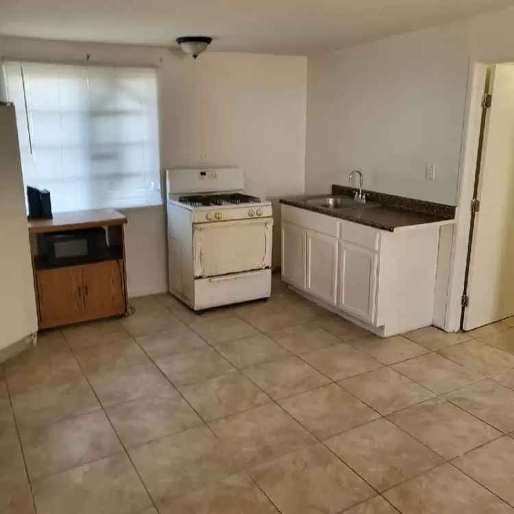 Rent Apartment Unit with Utilities Included and Carport