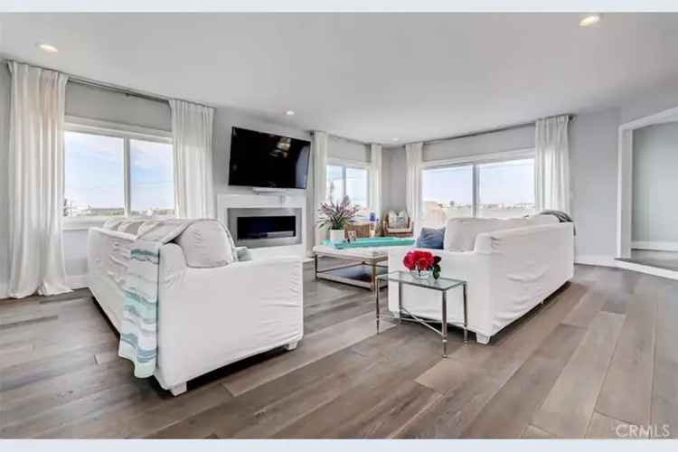 House For Sale in 617, 19th Street, Manhattan Beach, California