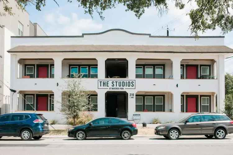 Rent Studio Apartments in San Antonio Near Maverick Dog Park