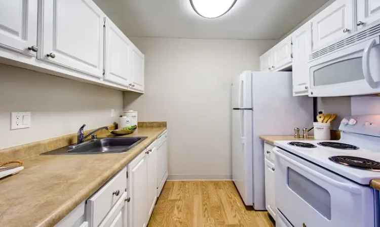 Rent Apartments in Waterstone Fremont with Spacious Floor Plans and Amenities