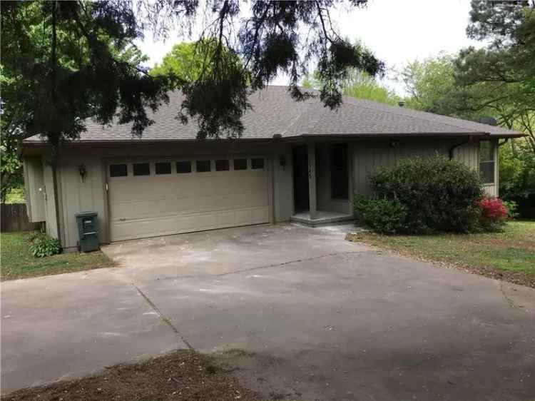 House For Sale in Fayetteville, Arkansas