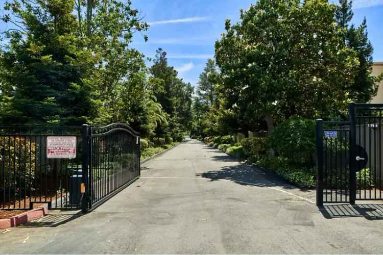 Buy Townhouse in North Los Altos with Resort Style Amenities