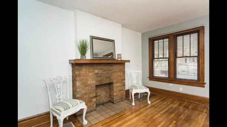 Rent Apartment in Clintonville with Hardwood Floors and Large Rooms