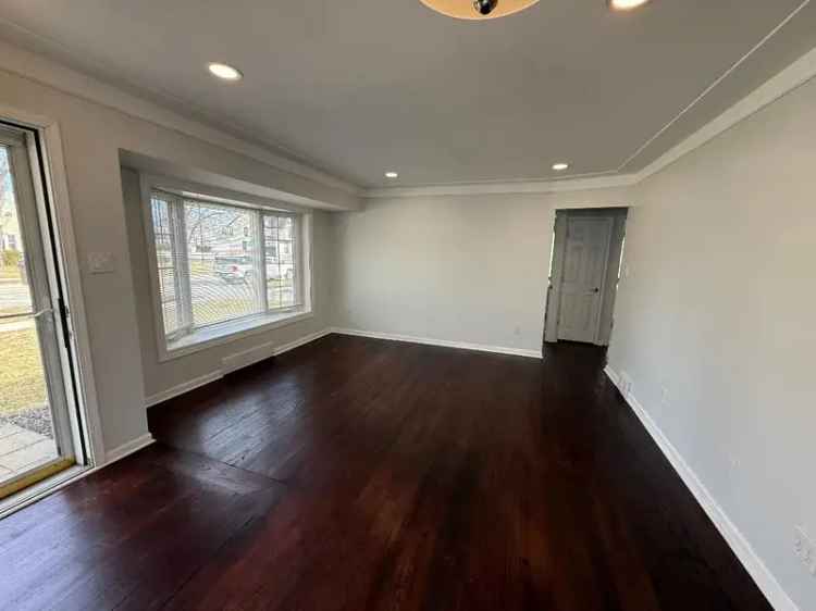 Rent Home in Royal Oak with 4 Bedrooms and Modern Features