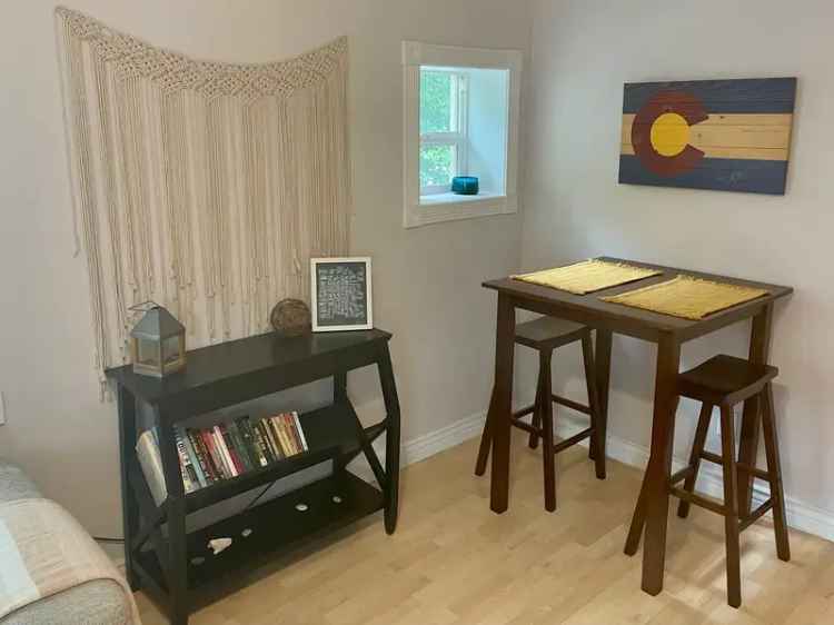 Rent Cozy 1 Bedroom Condo Near City Park in Downtown Denver