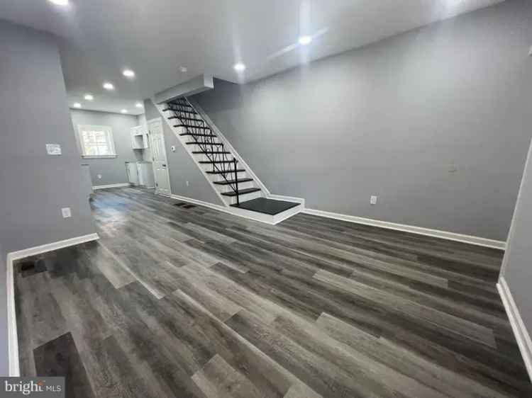 Rent Townhouse in Grays Ferry with Modern Charm and Spacious Layout