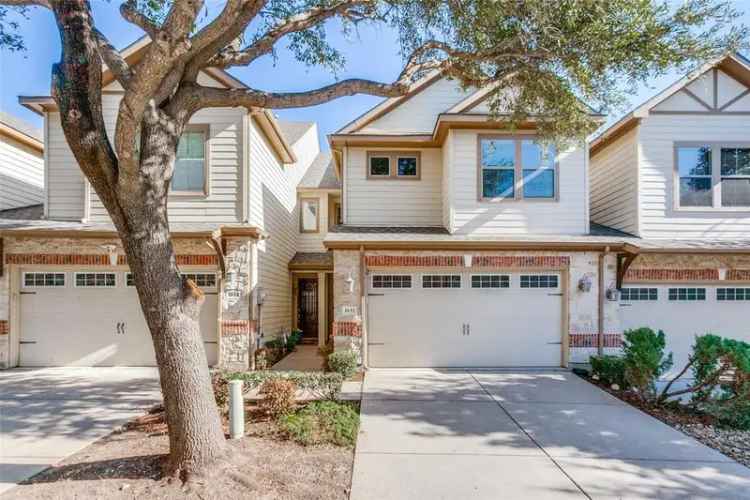 Rent Charming Townhome in Suncreek with Community Pool Access