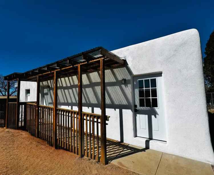 Rent Charming Home with 3 Bedrooms Near Santa Fe Downtown