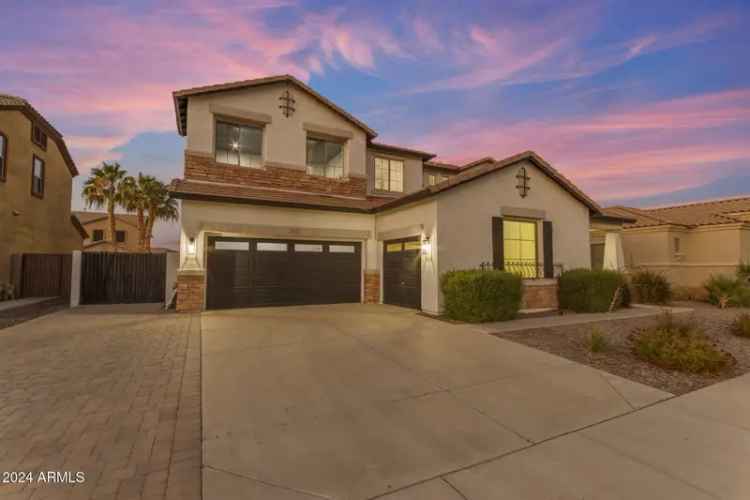 Luxury buy home in Chandler with pool and outdoor kitchen