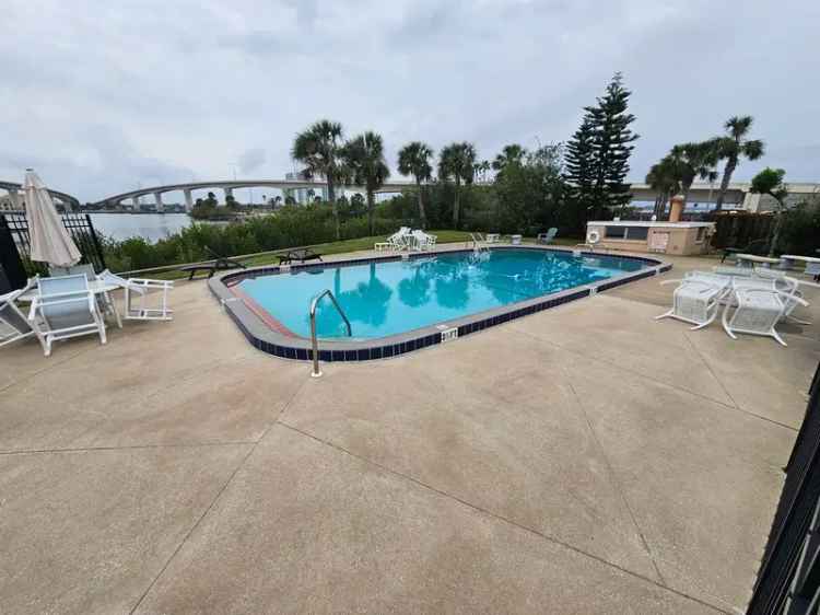 Rent Furnished Beachside Townhouse in Halifax River with Pool and Courtyards