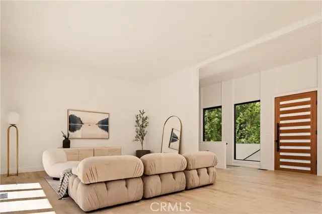 House For Sale in 3219, Laurel Canyon Boulevard, Los Angeles, California