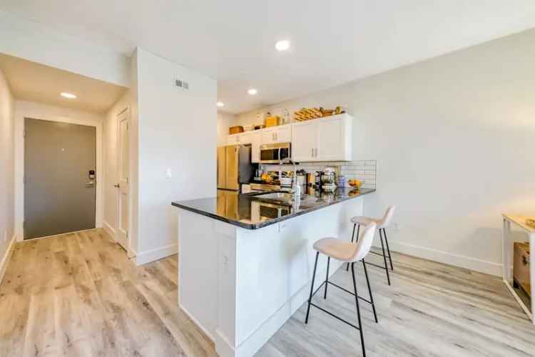 Rent Apartments in a Cozy Home at 15th