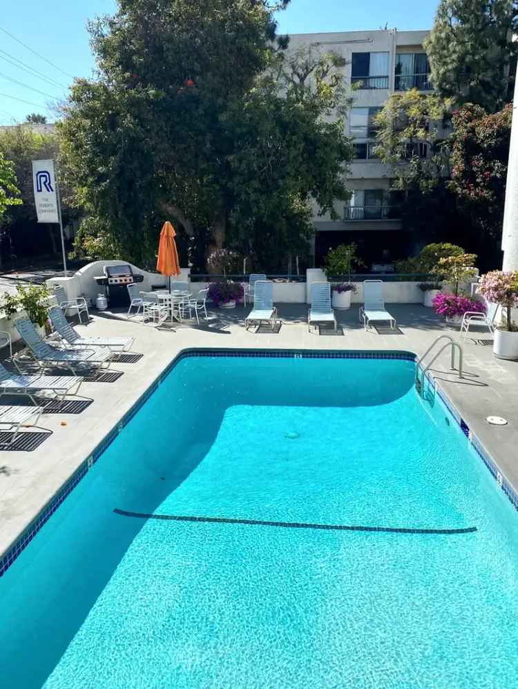 Rent Apartments in Los Angeles with Gym and Pool Amenities