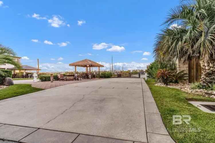 Beach site for rent with amenities near Orange Beach