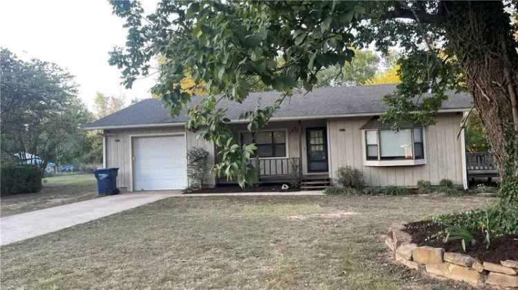 House For Sale in 125, West Highland Street, Siloam Springs, Arkansas