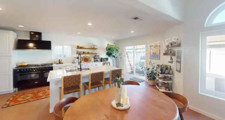 Rent Stylish 3 Bedroom Home in Eastside Costa Mesa with Modern Features