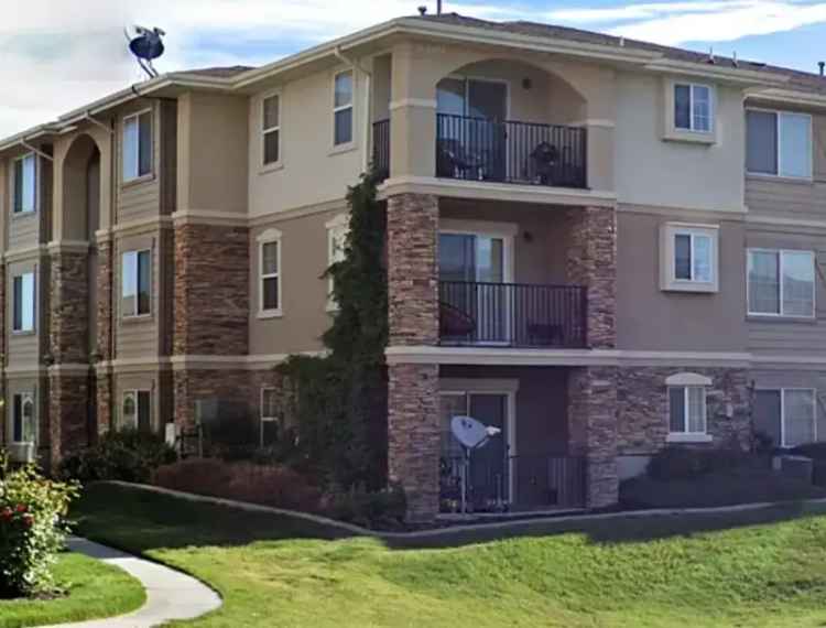 Rent Apartment Unit 3 Bedroom 2 Bath in Draper with Great Amenities