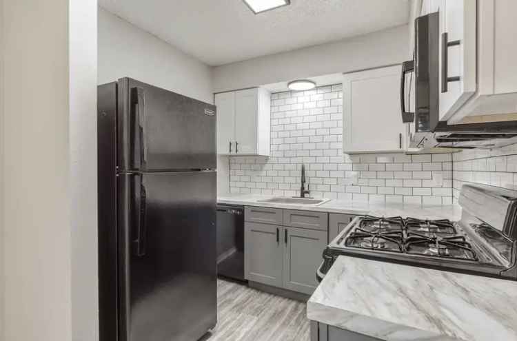 Rent Newly Renovated Apartments Near Highway 169 with Great Amenities