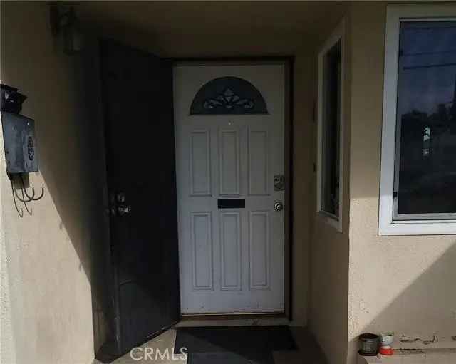 House For Sale in 8600, Mason Avenue, Los Angeles, California