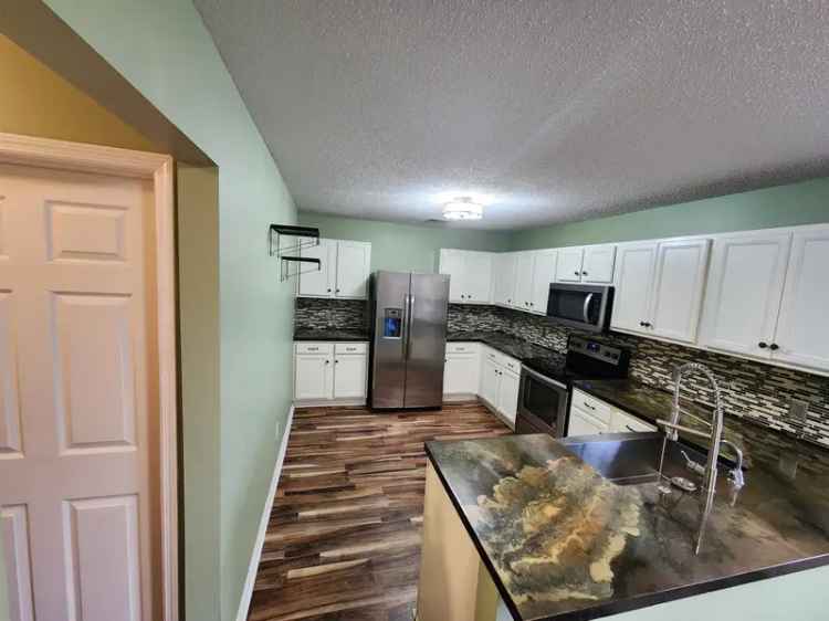 Rent Home in Summerville with Loft and Gorgeous Kitchen Features