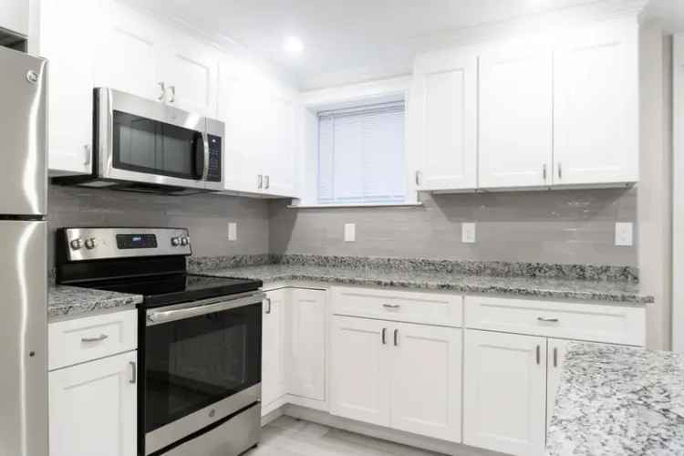 Rent Beautifully Renovated Apartment Unit Near Boston Colleges