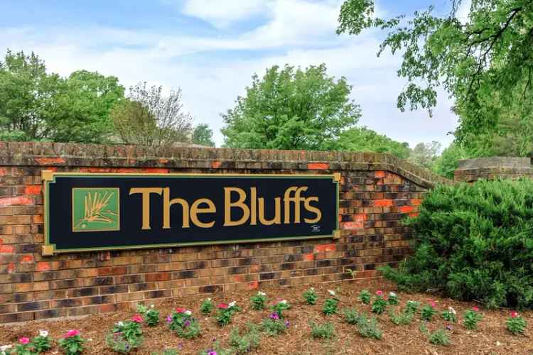 Rent Apartments at The Bluffs in Lafayette Indiana with Luxurious Amenities