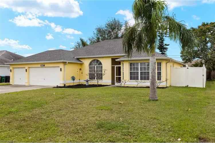 House For Sale in 1726, Country Club Boulevard, Cape Coral, Florida