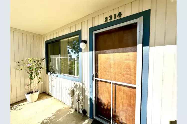 Rent 1 Bedroom Condo in Live Oak with Sunny Backyard and Community Gardens