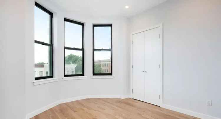 Rent a 3 Bedroom Duplex Apartment in Bushwick Brooklyn Modern Features