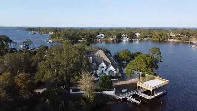 House For Sale in 717, 6th Street, Destin, Florida