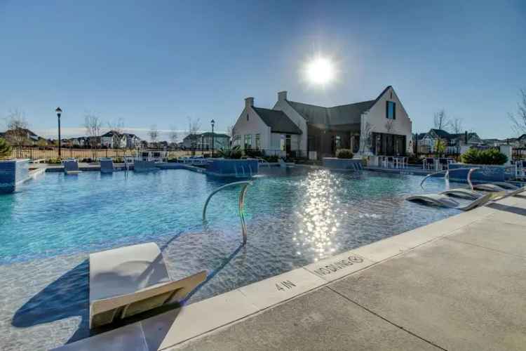 Rent Apartments at The Maxwell in Frisco TX with Premium Amenities